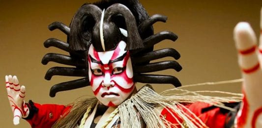 Obra de teatro kabuki en Tokio