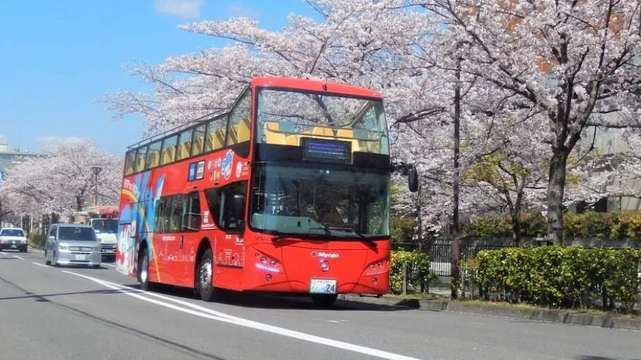 Autobús turístico por Kioto.