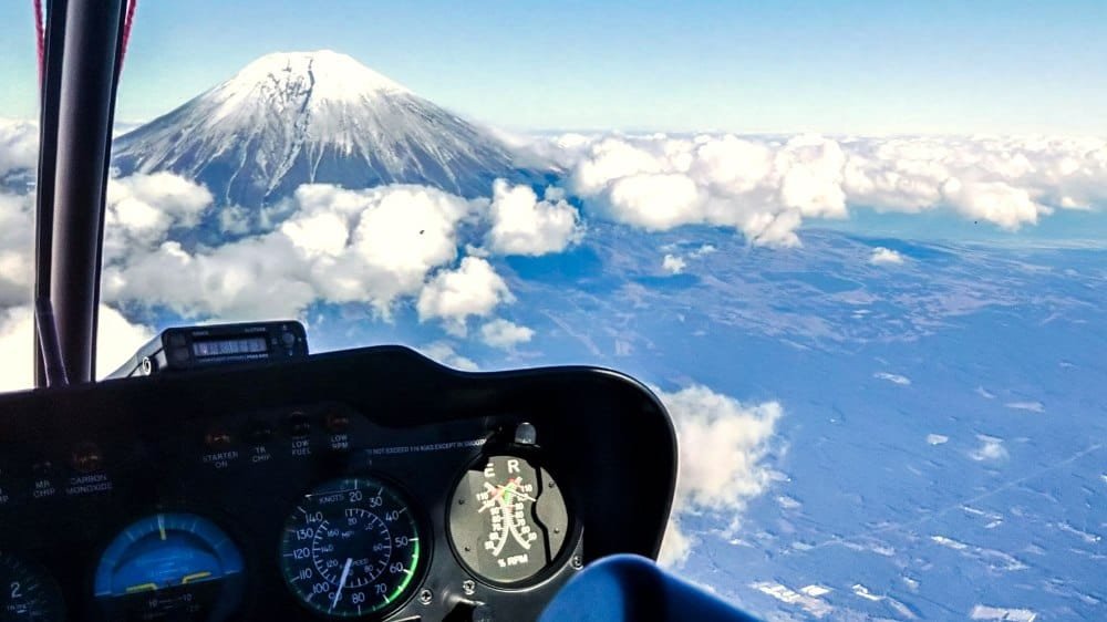 Tour privado en helicóptero por el Monte Fuji.