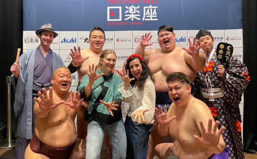 Foto de entrenamiento sumo en Osaka