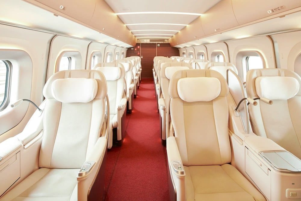 Plaza de tren JR Kansai-Hiroshima