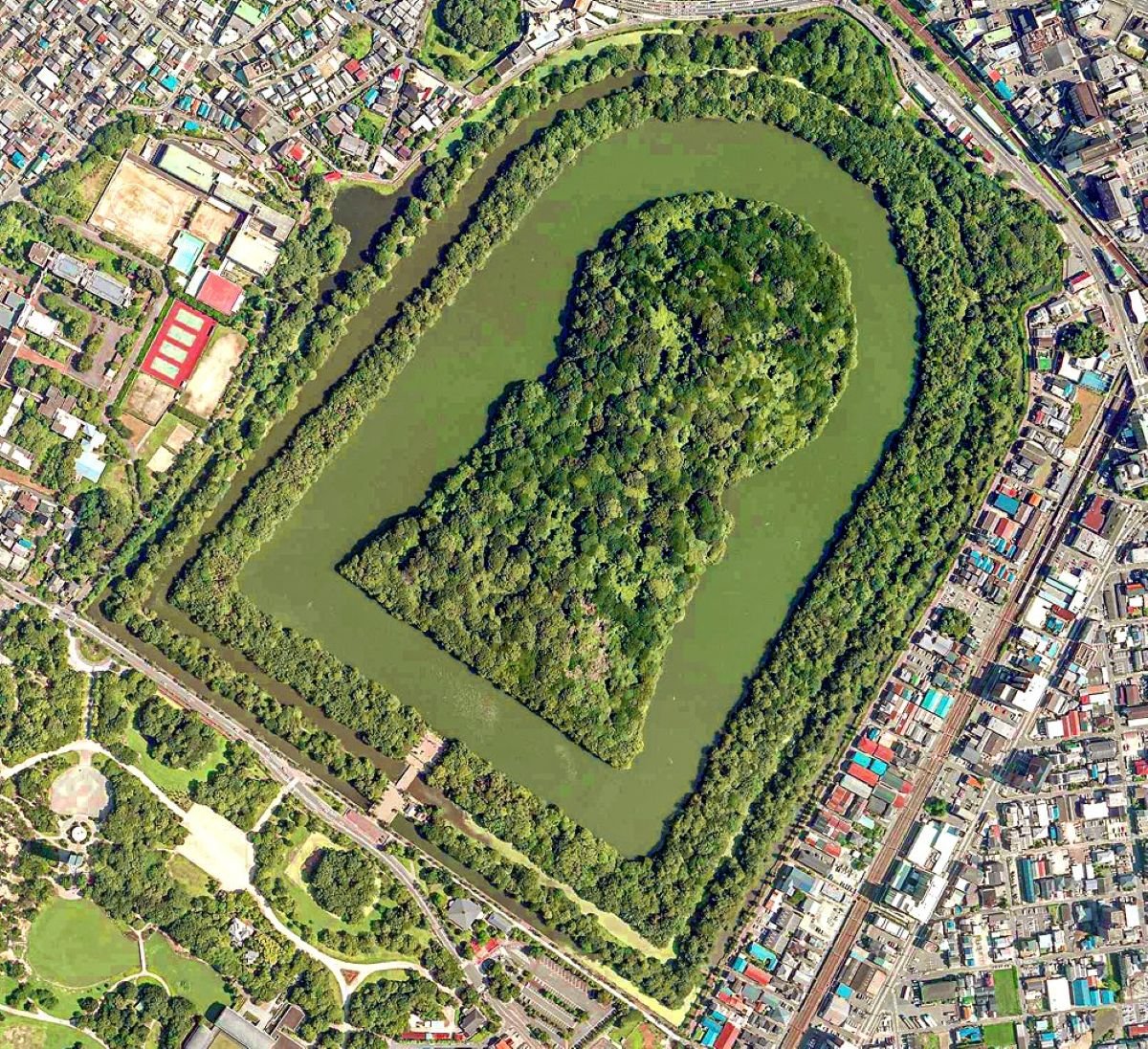 Vista aérea del Kofun Nintoku.