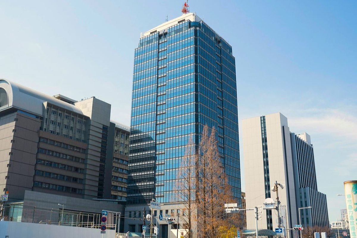 Edificio del ayuntamiento de Sakai (Sakai City Hall) para ver el gran kofun de Nintoku.